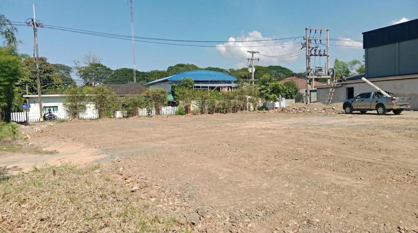ลานดินหลังการปรับพื้นที่